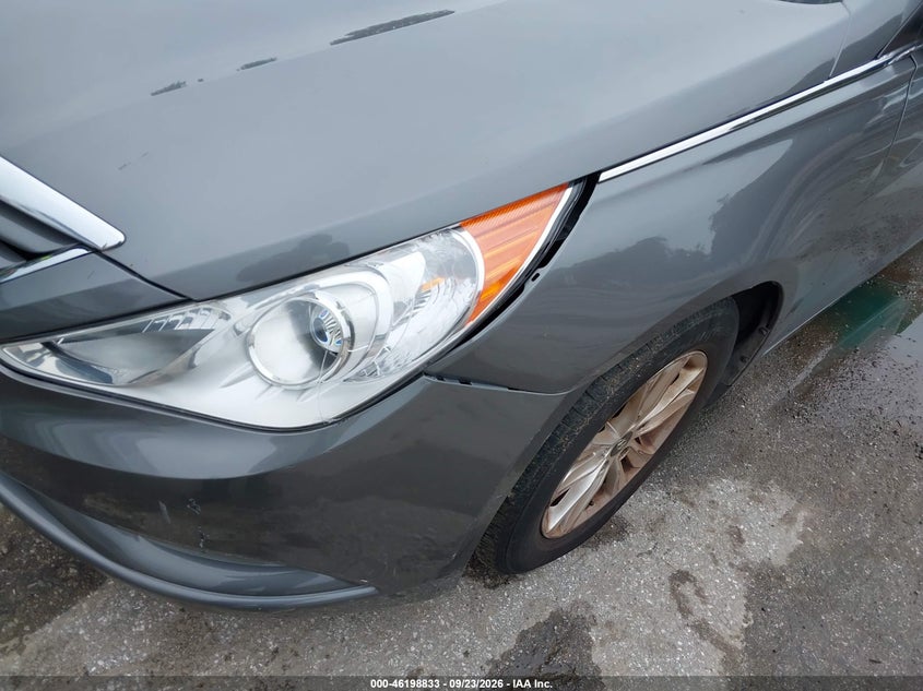 2013 HYUNDAI SONATA GLS · Photo 14