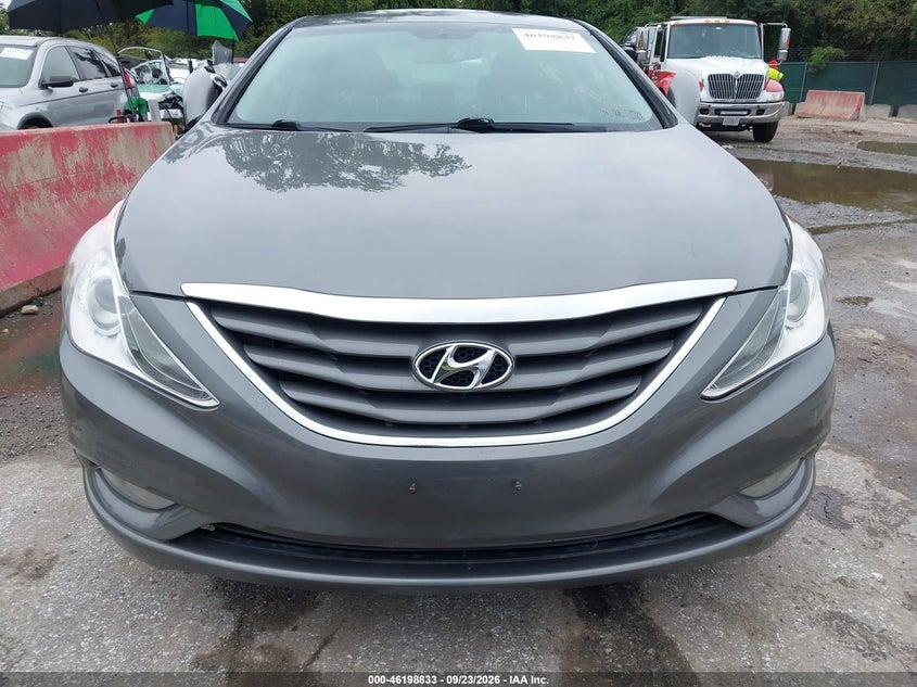 2013 HYUNDAI SONATA GLS · Photo 6