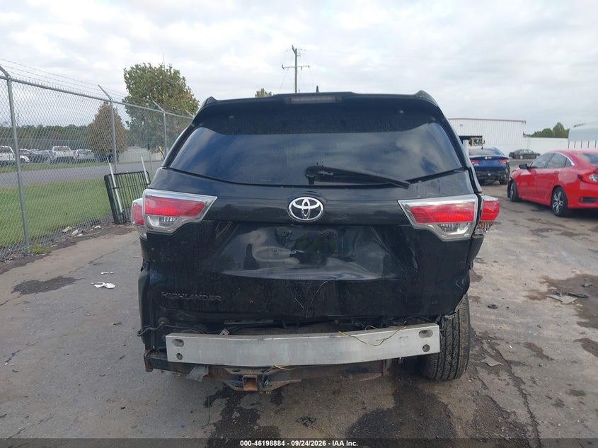 TOYOTA HIGHLANDER - zdjęcie 17