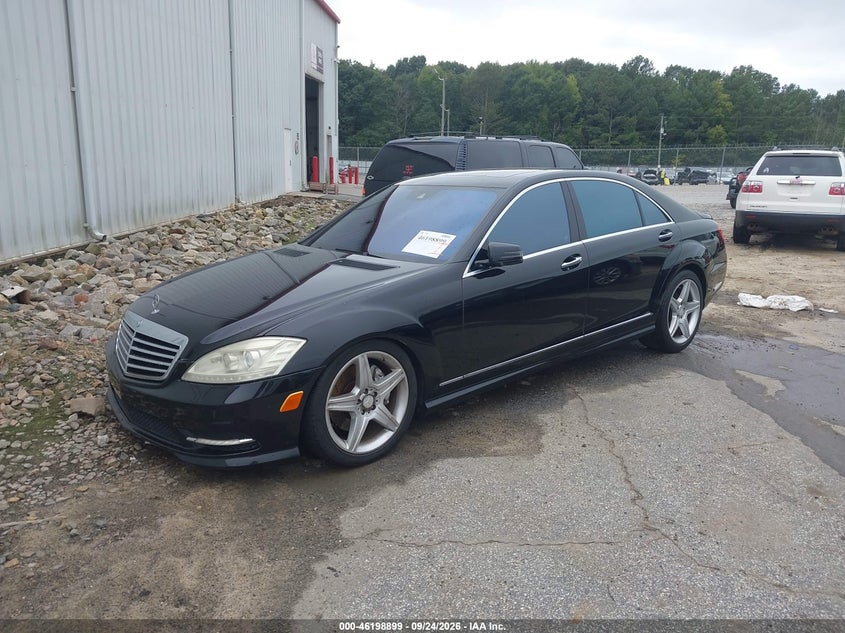 2010 MERCEDES-BENZ S 550 · Фото 2