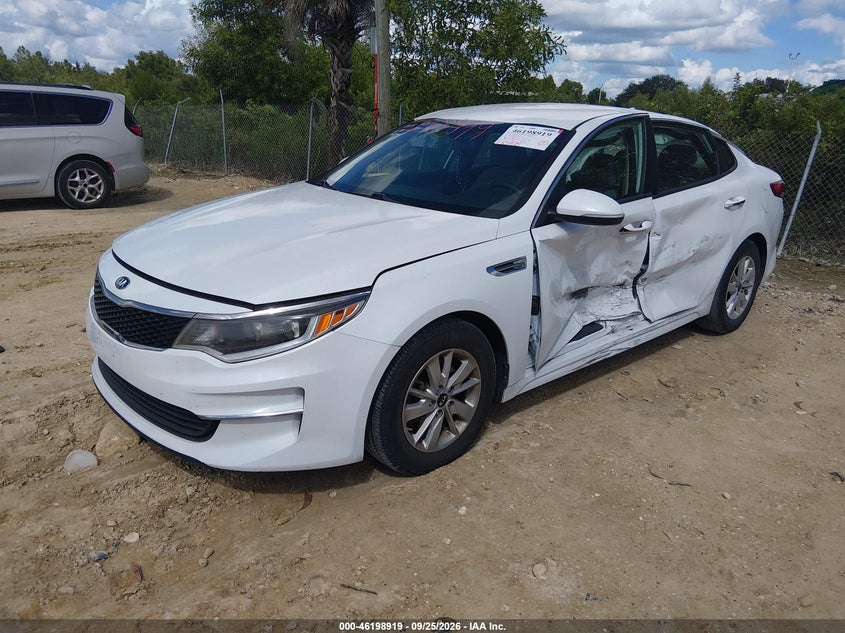 2018 Kia Optima, Left Side, IAAI, VIN 5XXGT4L31JG222209 — photo 2