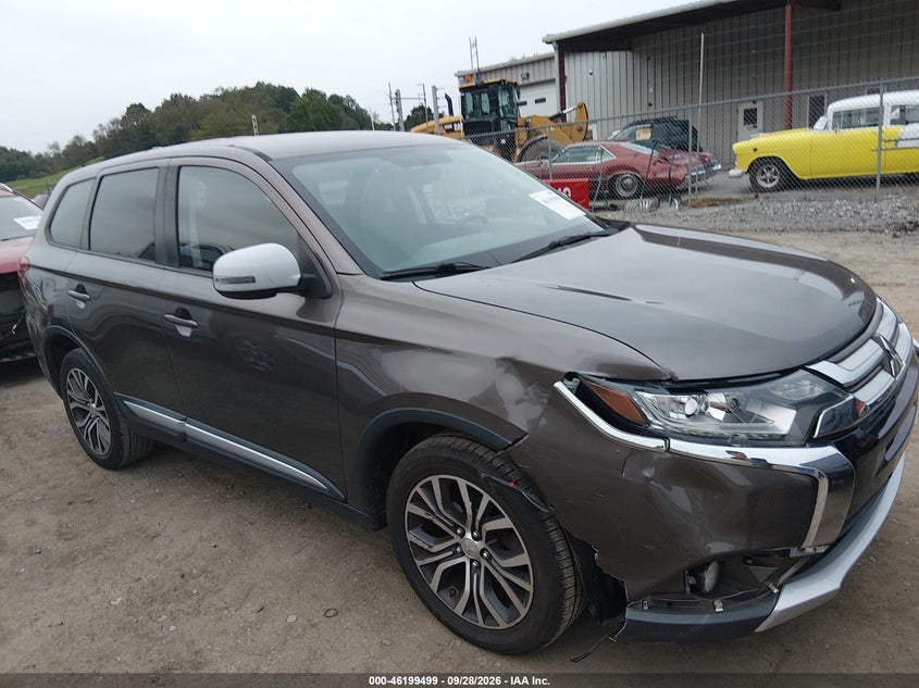 2017 MITSUBISHI OUTLANDER SE/SEL