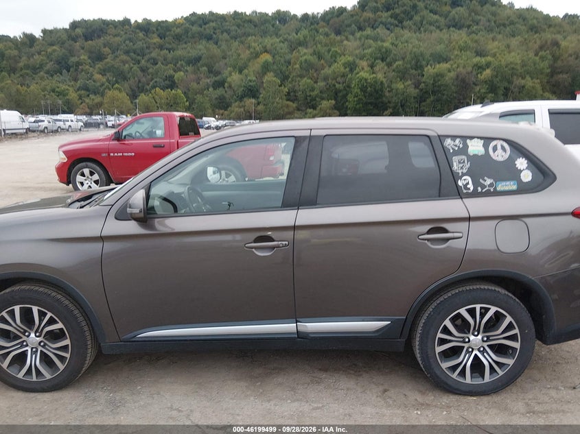 2017 MITSUBISHI OUTLANDER SE/SEL · Фото 14
