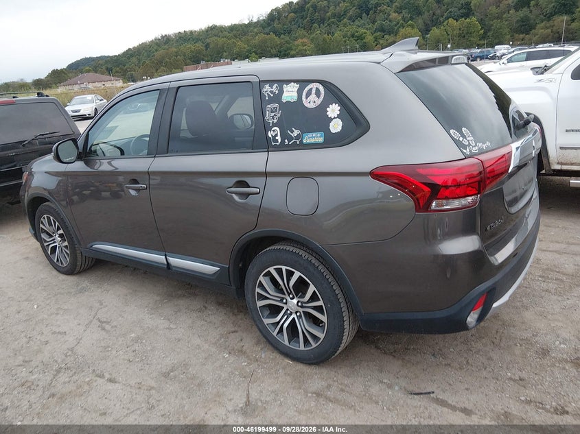 2017 MITSUBISHI OUTLANDER SE/SEL · Фото 3