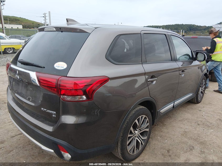 2017 MITSUBISHI OUTLANDER SE/SEL · Фото 4
