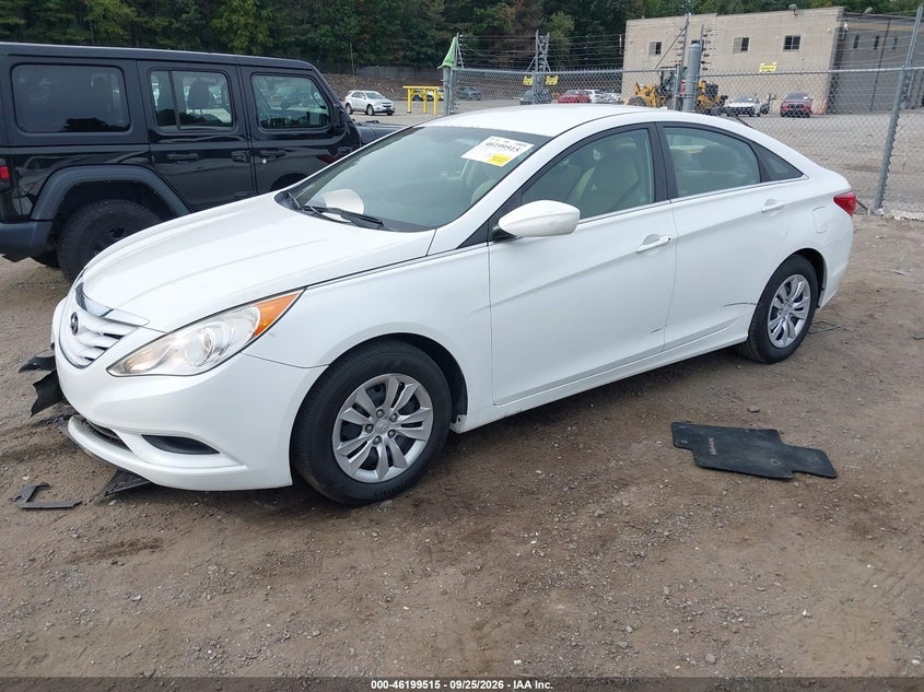 2013 Hyundai Sonata, Удар спереду, IAAI, VIN 5NPEB4AC8DH540835 — фото 2