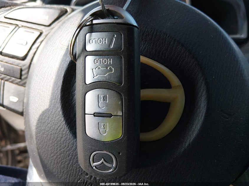 2014 MAZDA MAZDA3 S GRAND TOURING · Photo 11