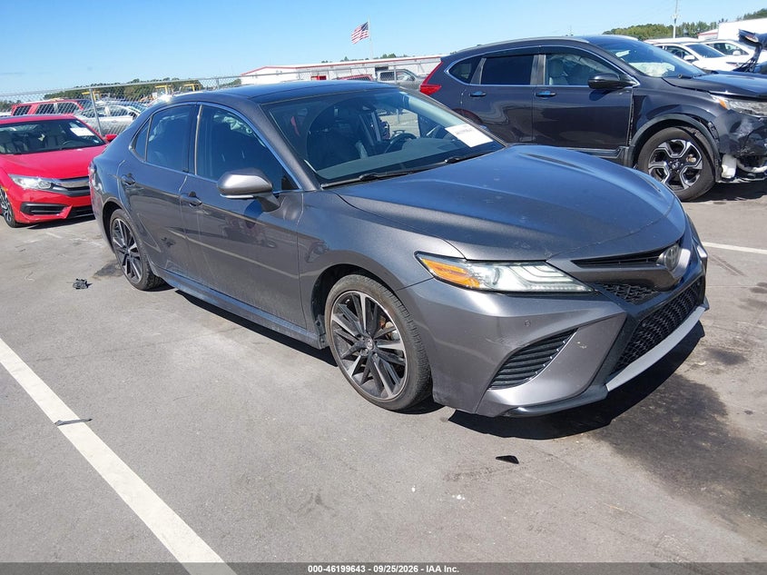 TOYOTA CAMRY - zdjęcie 1