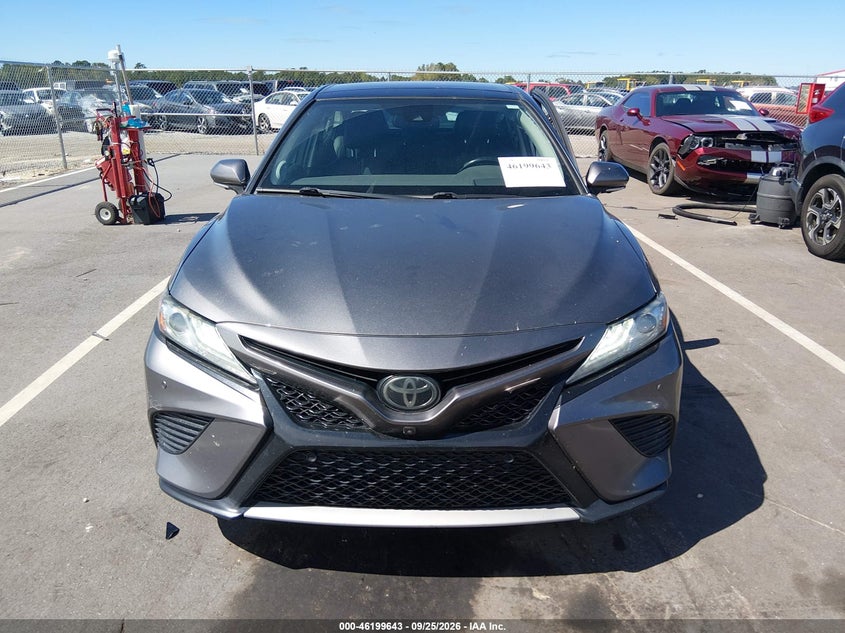 TOYOTA CAMRY - zdjęcie 12