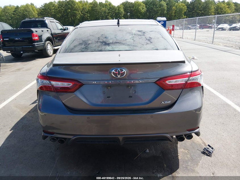 TOYOTA CAMRY - zdjęcie 16