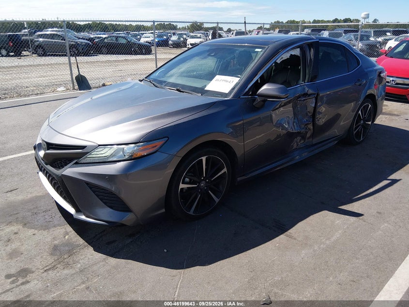 TOYOTA CAMRY - zdjęcie 2