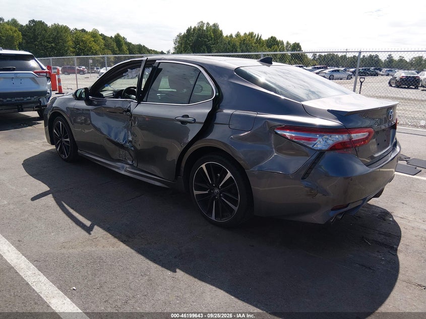 TOYOTA CAMRY - zdjęcie 3