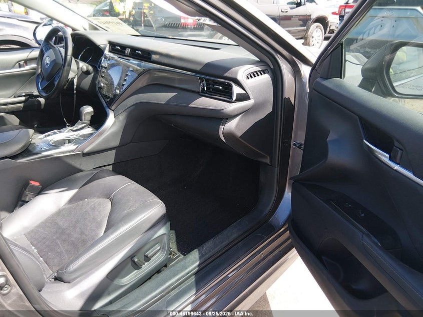 TOYOTA CAMRY - zdjęcie 5