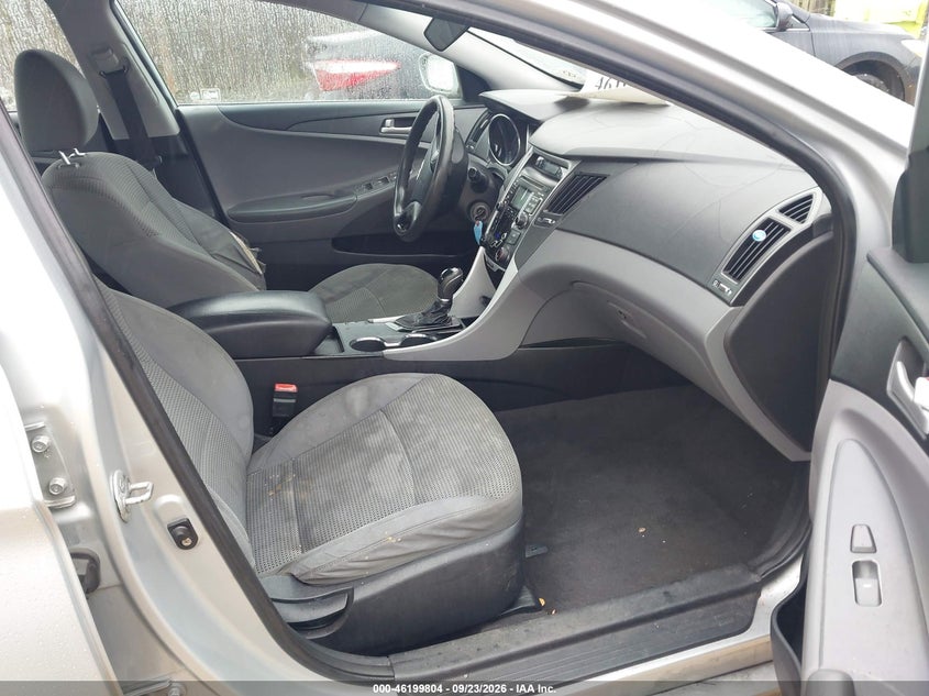 HYUNDAI SONATA 2011 VIN 5NPEB4AC9BH055357