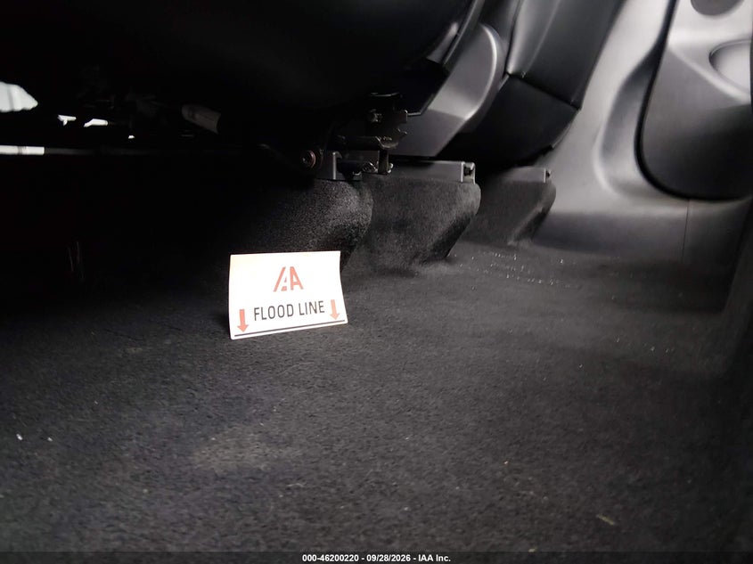 2026 TESLA MODEL Y ALL-WHEEL DRIVE/LONG RANGE LAUNCH SERIES/PREMIUM ALL-WHEEL DRIVE · Фото 13