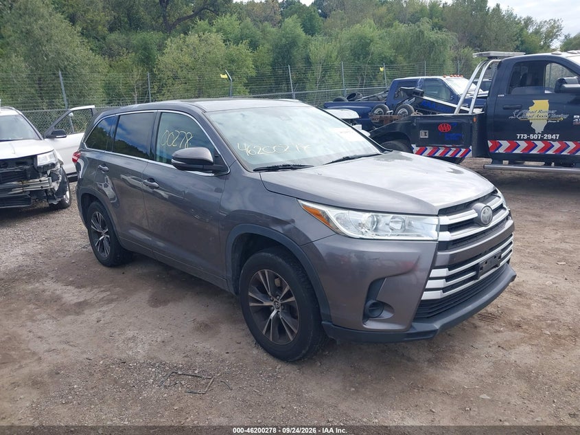 Vin: 5tdzarfh7js039186, lot: 46700190, toyota highlander le 2018 img_1