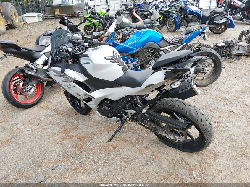 KAWASAKI EX500 2025