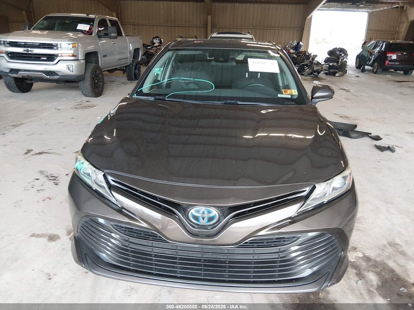 TOYOTA CAMRY HYBRID - zdjęcie 13