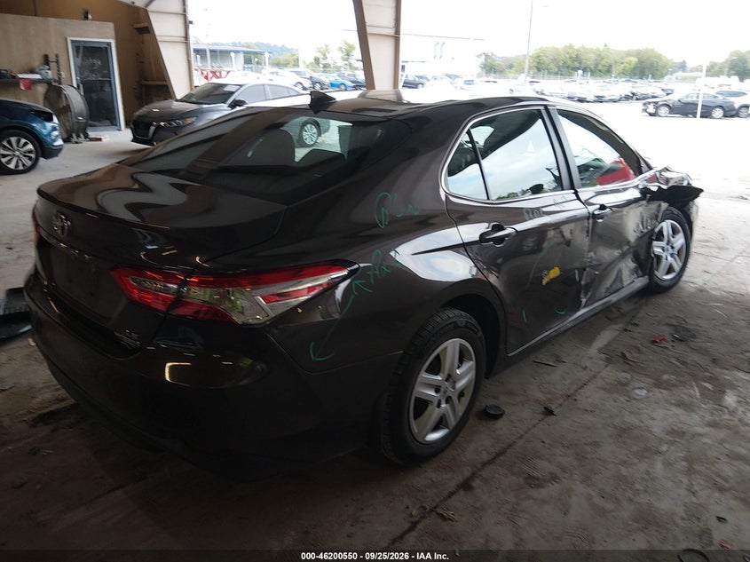 TOYOTA CAMRY HYBRID - zdjęcie 4