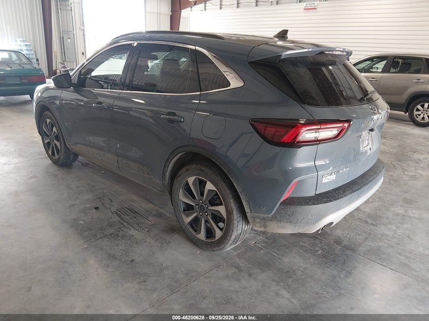 Vin: 1fmcu9jz2pub41296, lot: 46700540, ford escape platinum 20233