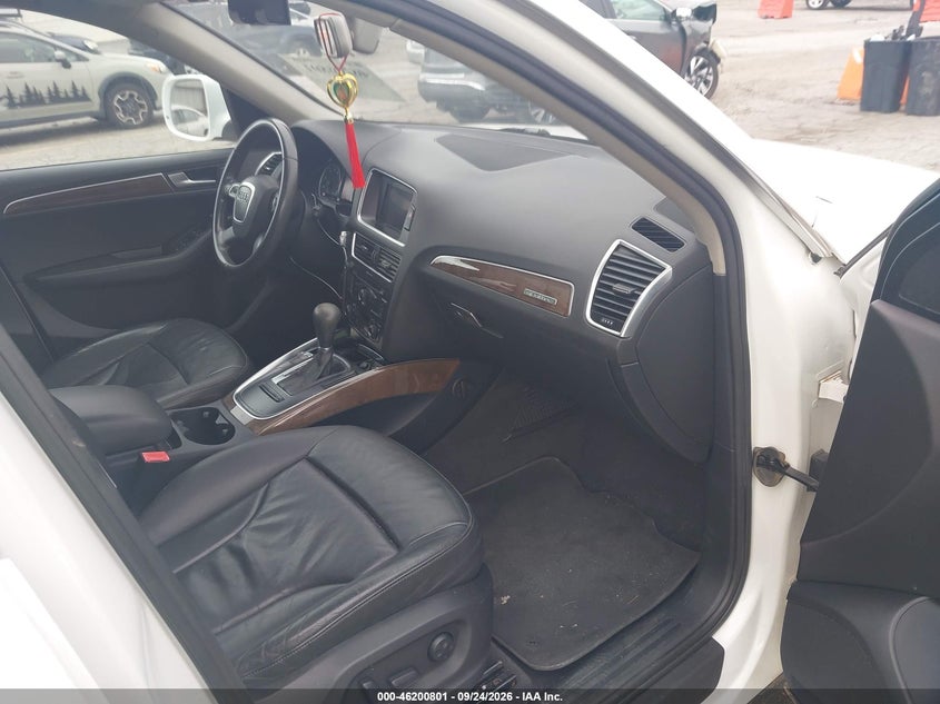 AUDI Q5 2010 VIN WA1CKAFP4AA087943