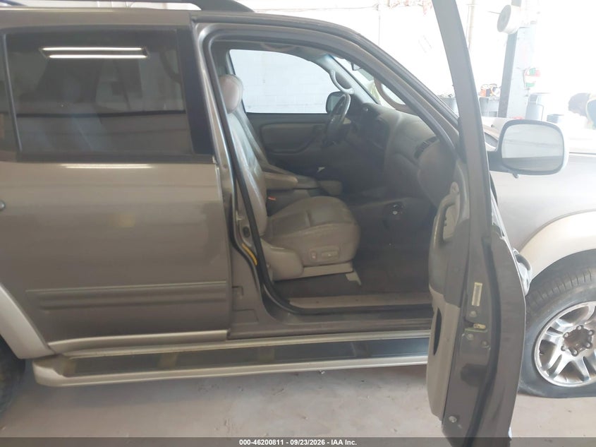 TOYOTA SEQUOIA 2004 VIN 5TDZT34A44S205861