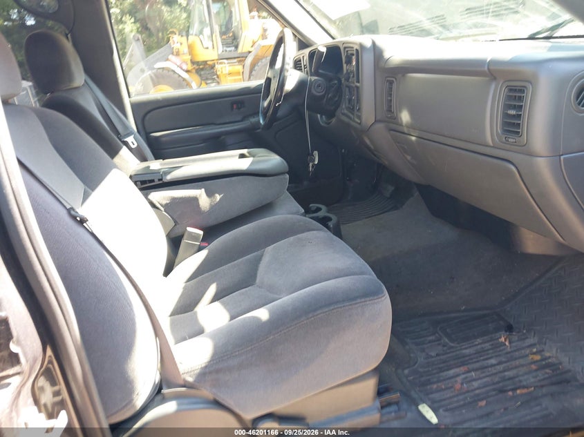 2005 GMC SIERRA 2500HD SLE · Фото 5