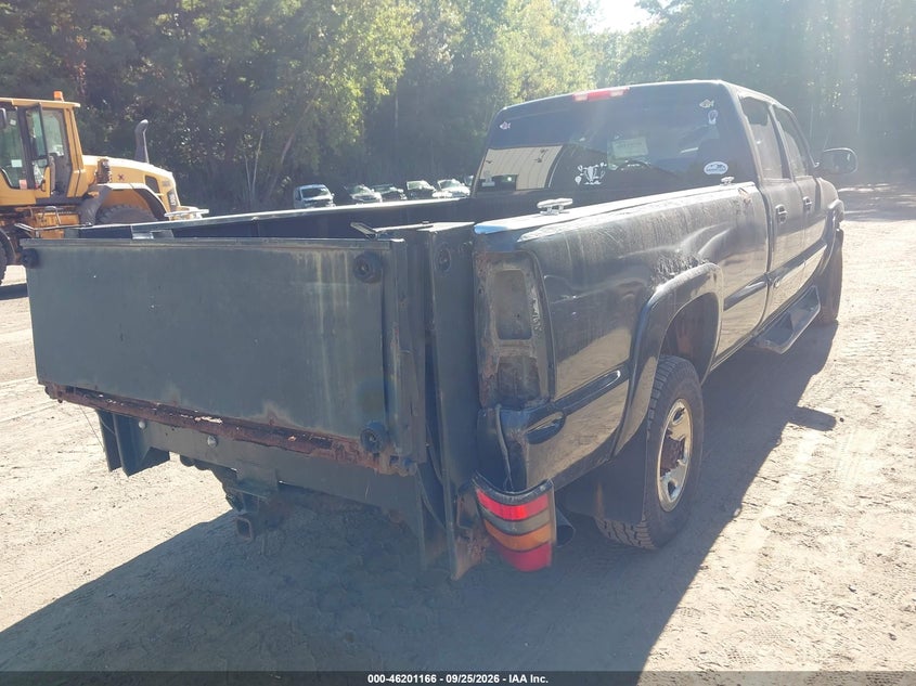 2005 GMC SIERRA 2500HD SLE · Фото 6