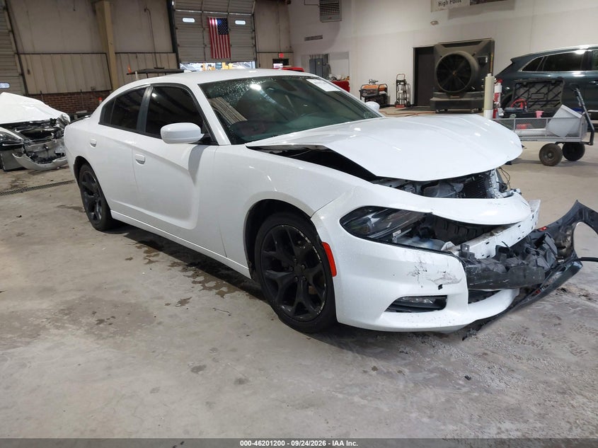 Vin: 2c3cdxhg3fh925358, lot: 46701112, dodge charger sxt 2015 img_1