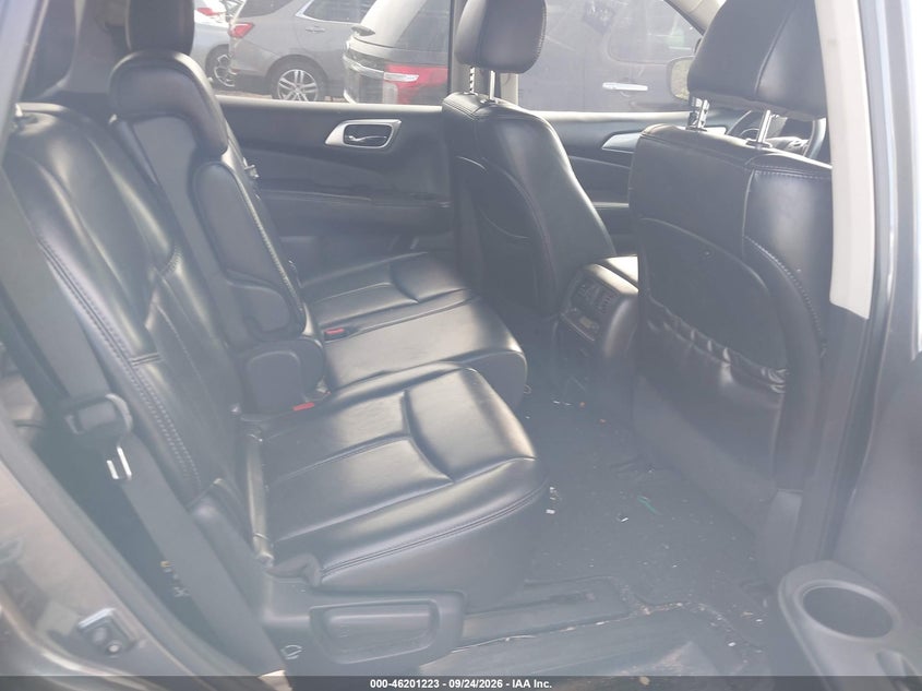 Photo 8 - NISSAN PATHFINDER