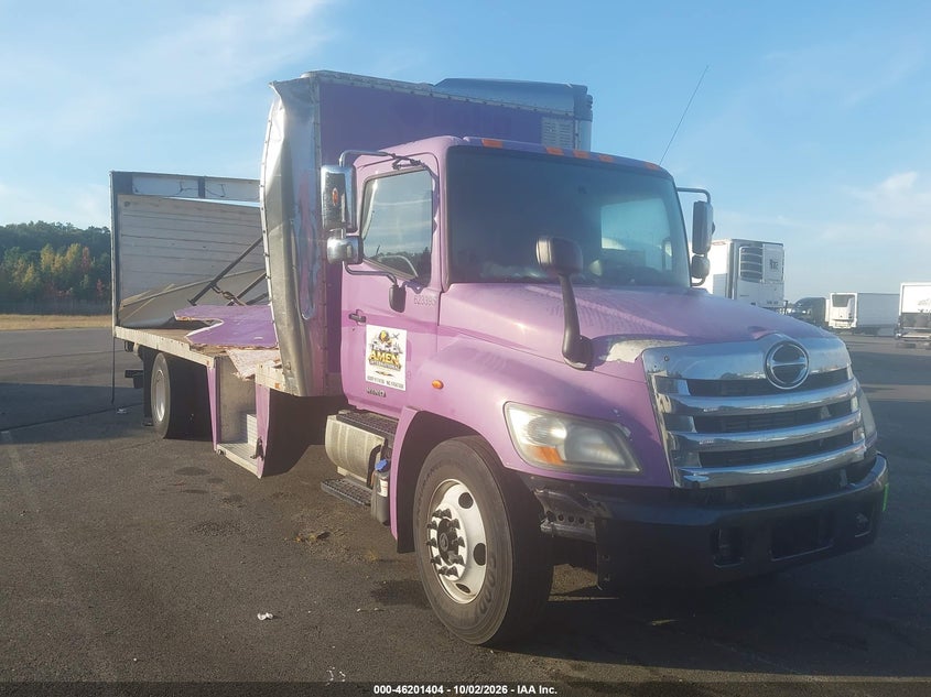 2012 HINO 268