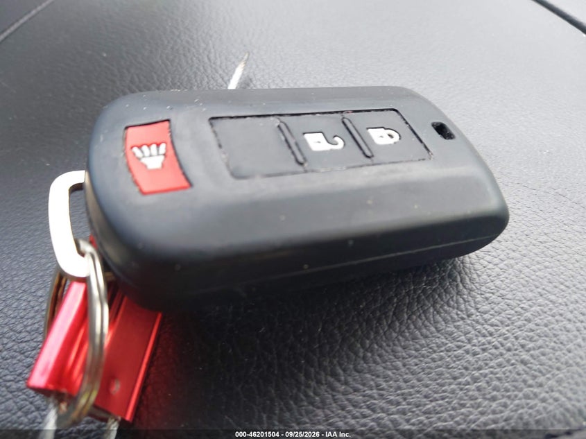 2017 MITSUBISHI OUTLANDER SE/SEL · Photo 11