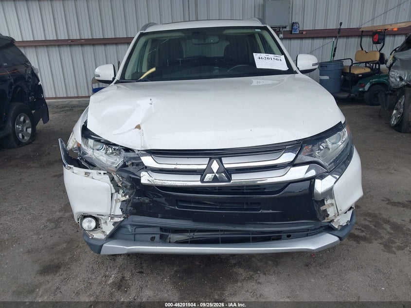 2017 MITSUBISHI OUTLANDER SE/SEL · Photo 12