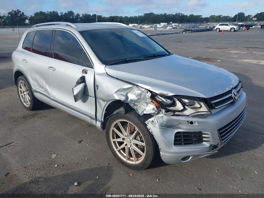 VOLKSWAGEN TOUAREG 2014 VIN WVGEF9BP9ED005762