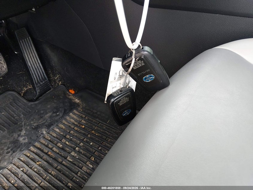 TOYOTA RAV4 HYBRID - zdjęcie 11