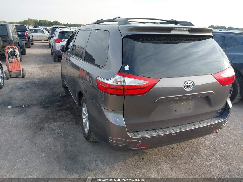 TOYOTA SIENNA - zdjęcie 3