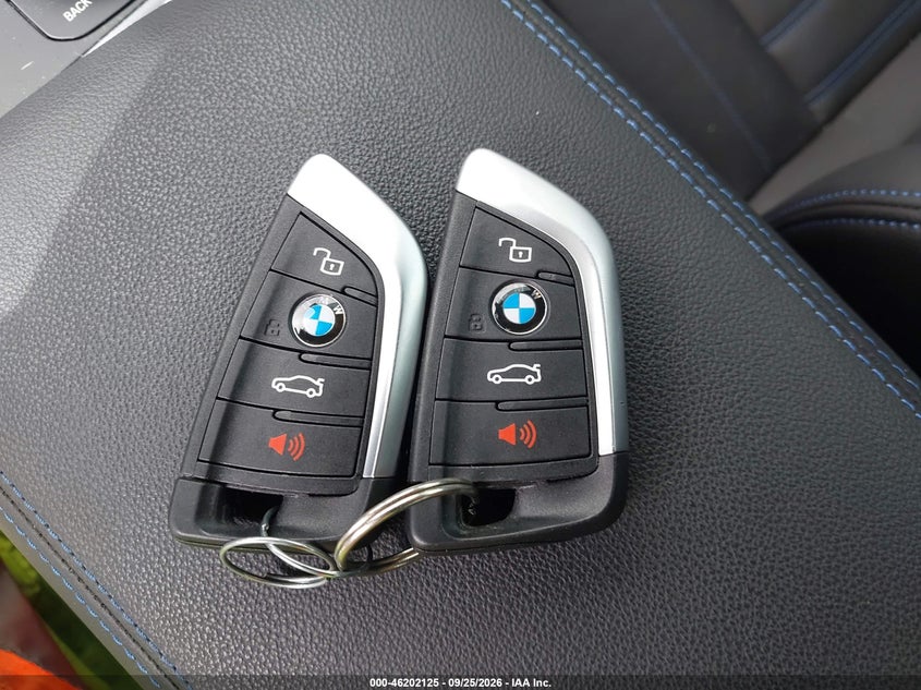 2025 BMW M2 · Photo 11
