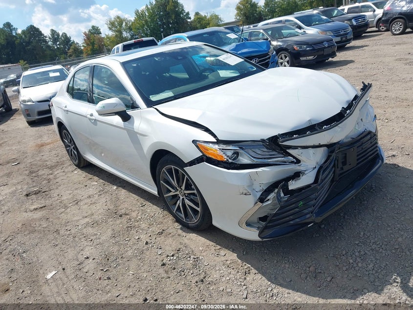 TOYOTA CAMRY - zdjęcie 1
