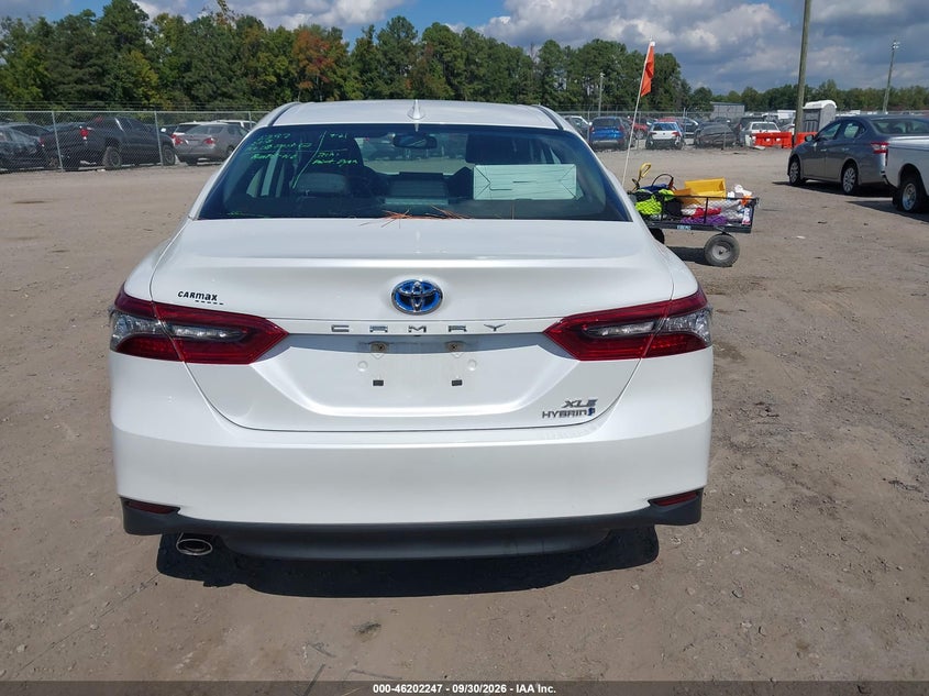 TOYOTA CAMRY - zdjęcie 16