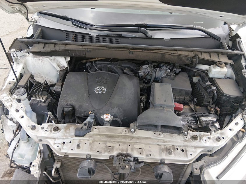 TOYOTA HIGHLANDER - zdjęcie 10