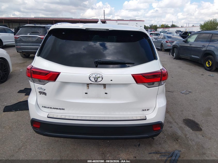TOYOTA HIGHLANDER - zdjęcie 17