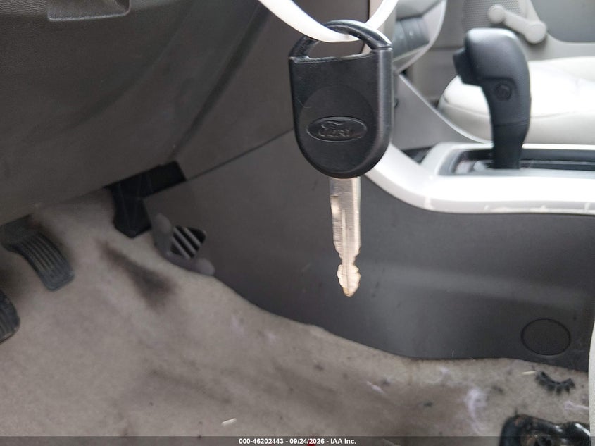 2010 FORD FOCUS S · Фото 11