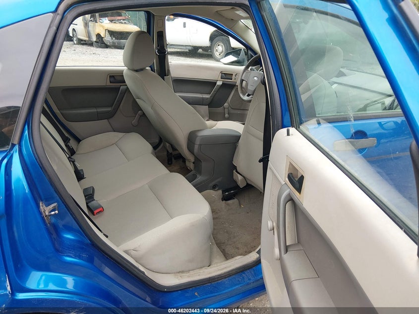 2010 FORD FOCUS S · Фото 8