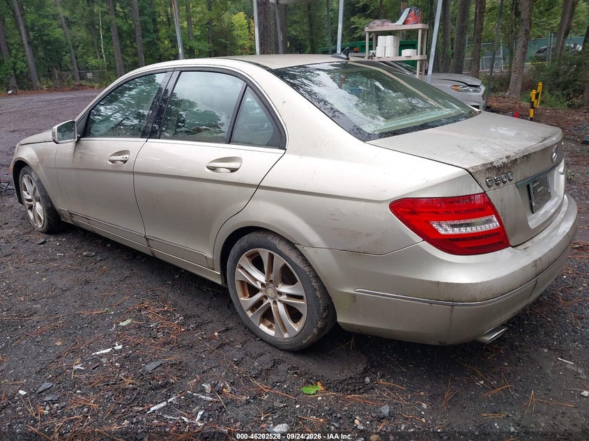 Vin: wddgf8bb5ca650439, lot: 46702440, mercedes-benz c 300 c 300 luxury/sport 4matic 20123