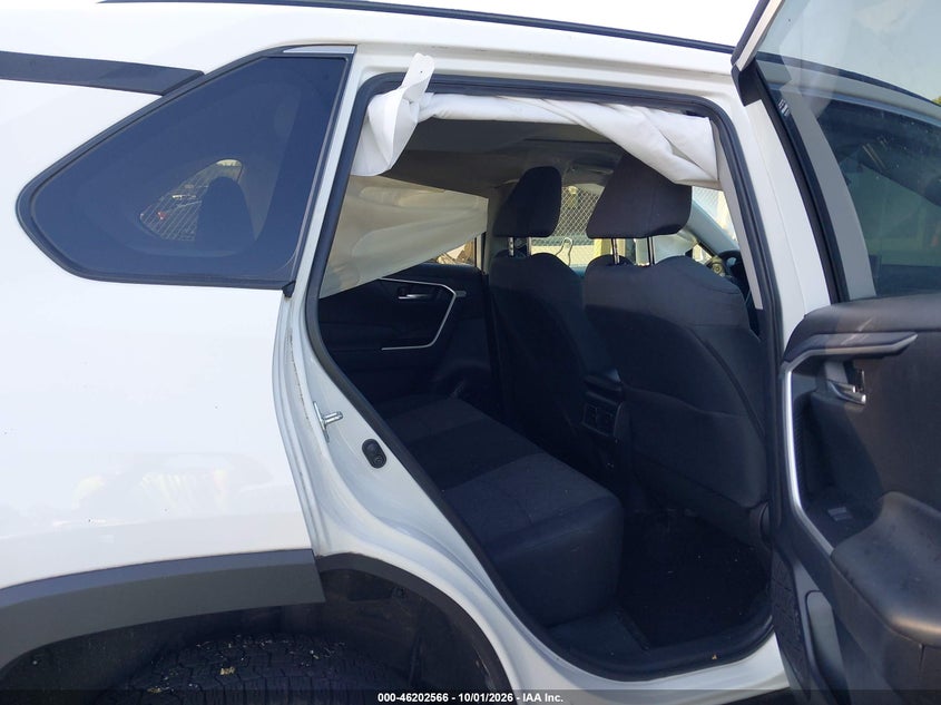 TOYOTA RAV4 - zdjęcie 8