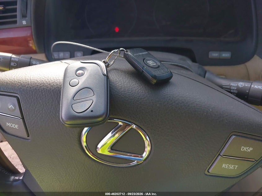 2008 LEXUS LS 460 · Фото 11