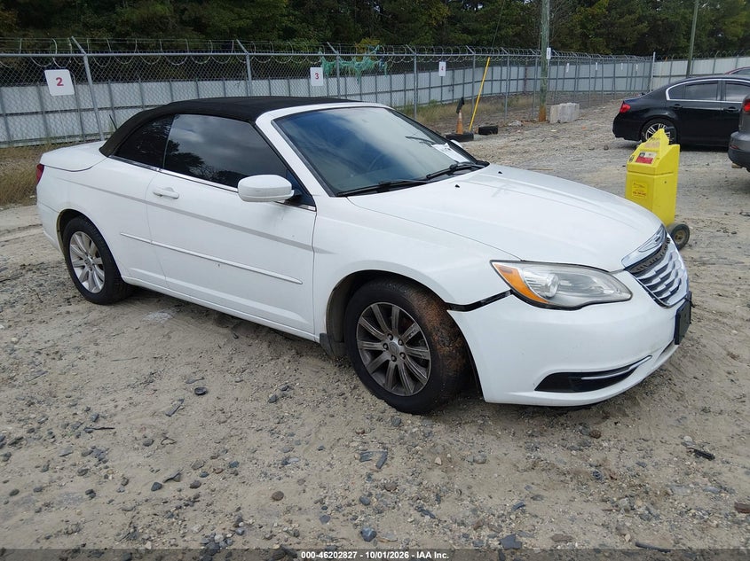 Vin: 1c3bcbeg7en131118, lot: 46702739, chrysler 200 touring 2014 img_1
