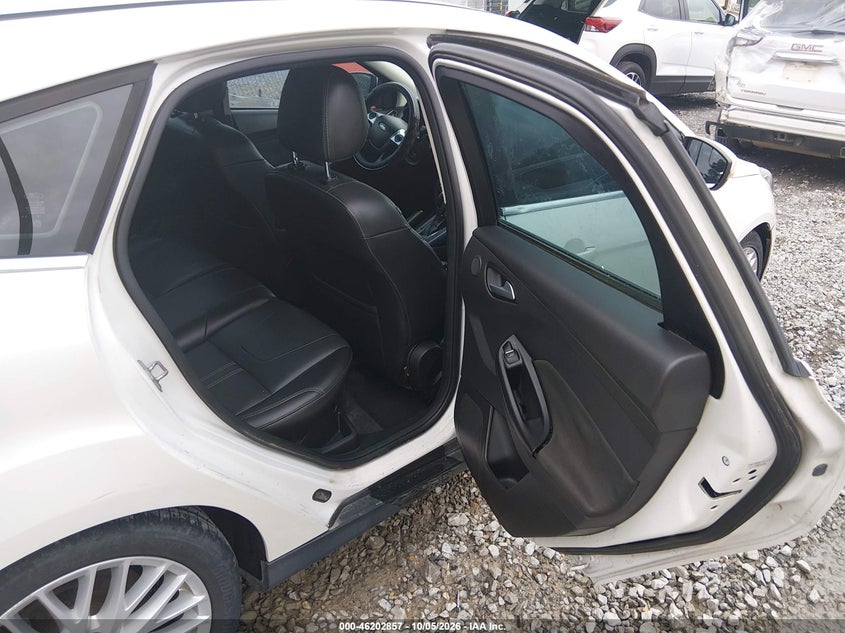 FORD FOCUS 2014 VIN 1FADP3N27EL208705
