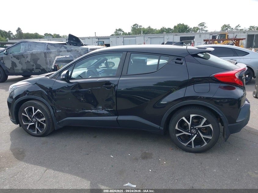 TOYOTA C-HR - zdjęcie 14