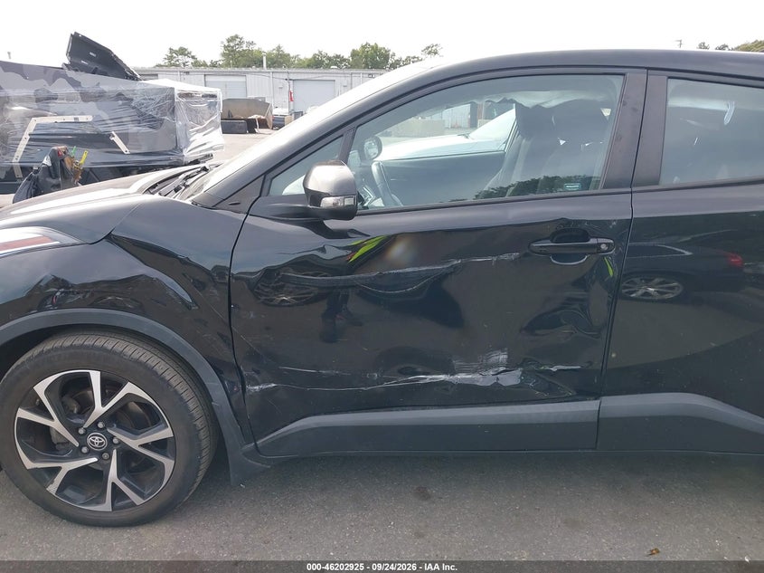 TOYOTA C-HR - zdjęcie 19